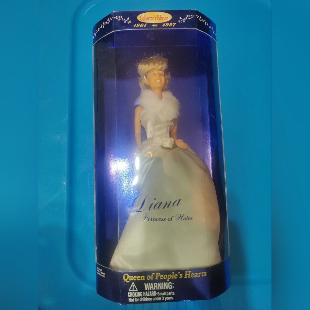Diana Princess Of Wales Queen of People's Hearts Doll Collectors Edition 1997